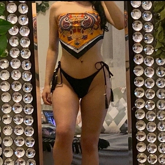 Yellow Paisley Print handkerchief Style Shell Bikini Size Small - Picture 4 of 9